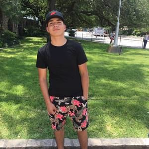 Meet your Posher, Alexis